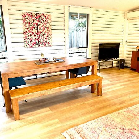 Lorne Groovy Ocean View Log House, Pet Friendly, Free Wifi Wine & Chocolates Kangaroos In The Evening Villa Exterior photo